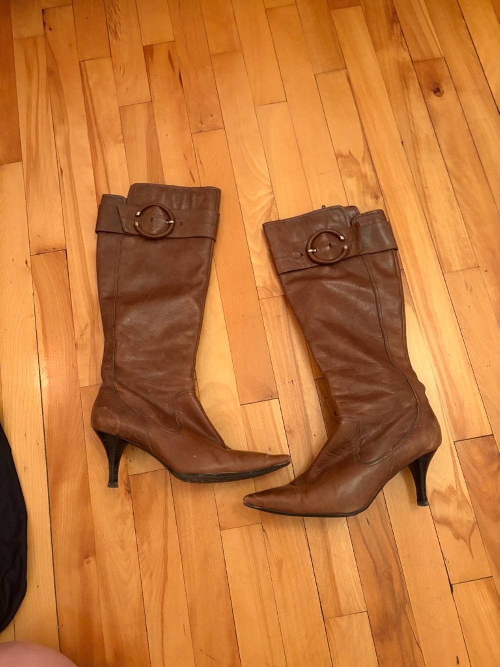 Women's Brown Leather Pointed-Toe Mid-Heel Boots